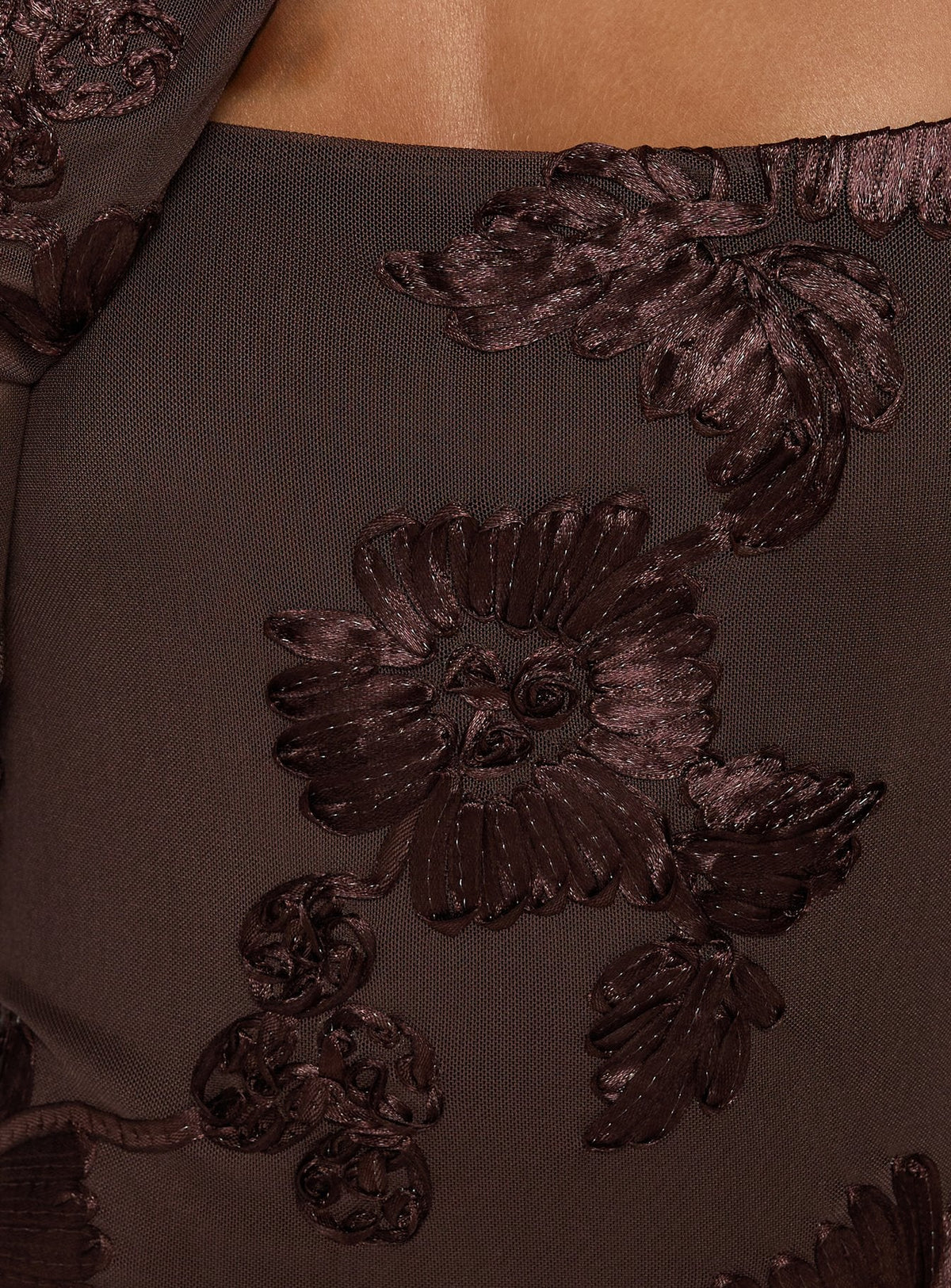 #NOVERA - Vestido Mini Raquel Chocolate de Flores de Manga Larga -