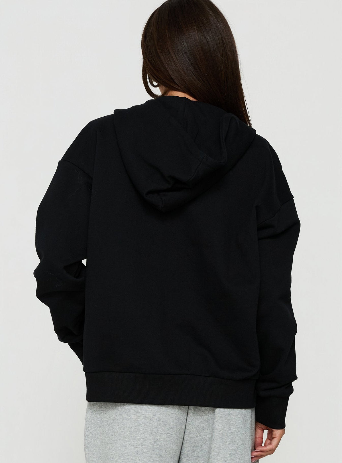 #NOVERA - Sudadera con Capucha Jávea Negra con Tachuelas Oversize -
