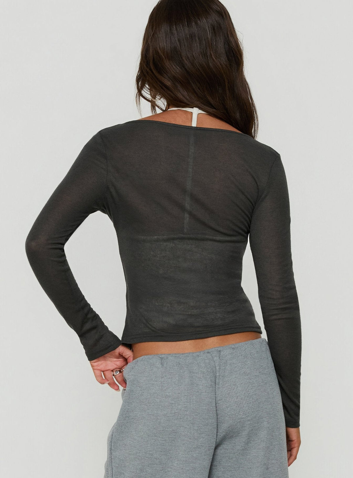 #NOVERA - Top Kaiyah Pizarra Transparente con Cuello en V -
