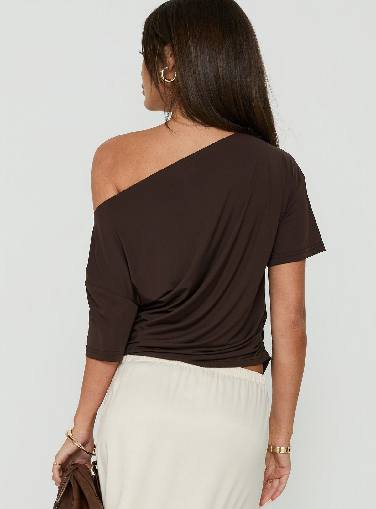 #NOVERA - Camiseta Wildlands Chocolate con Hombros Descubiertos -