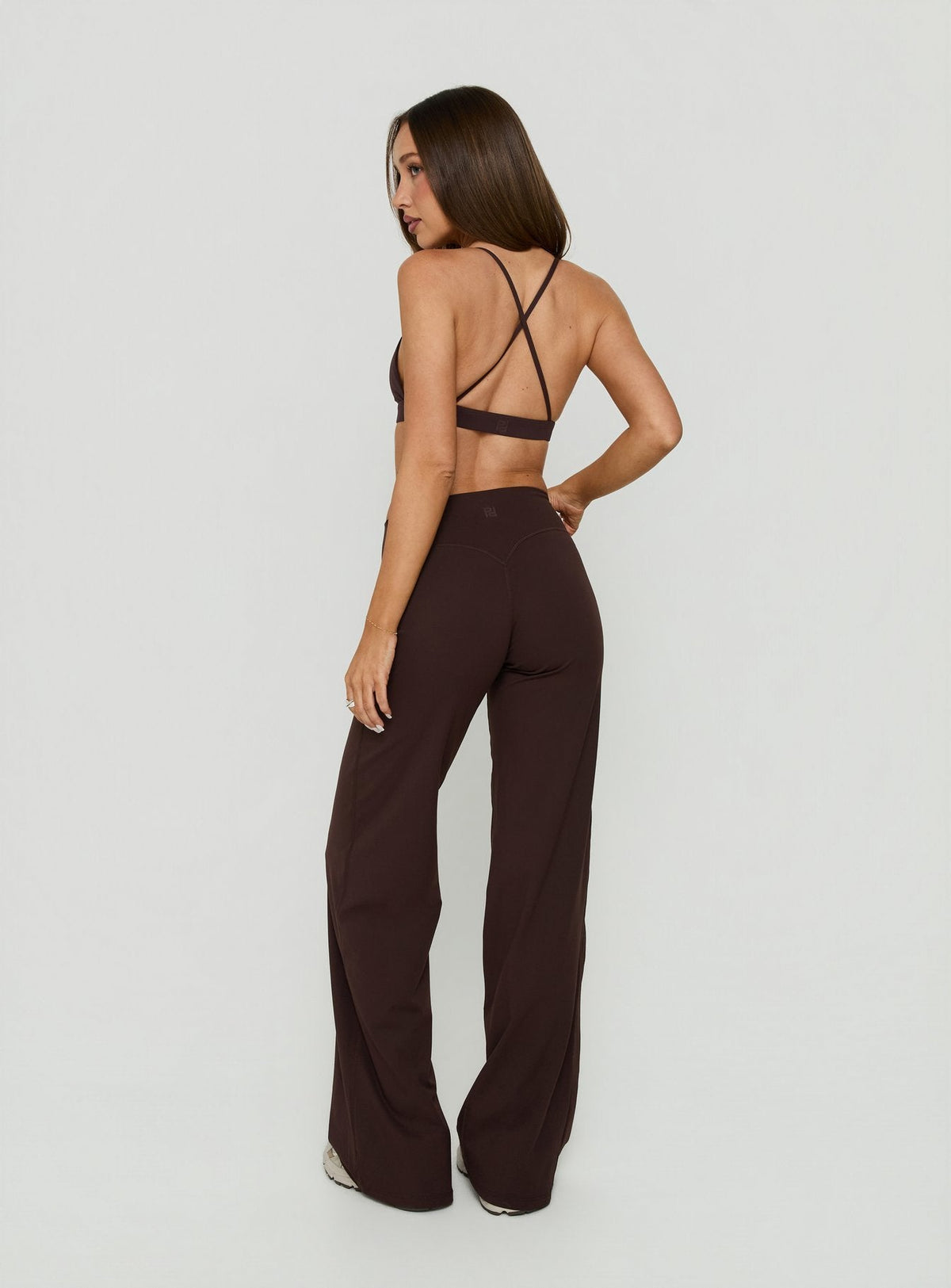 #NOVERA - Pantalón Velora Chocolate de Pierna Ancha -