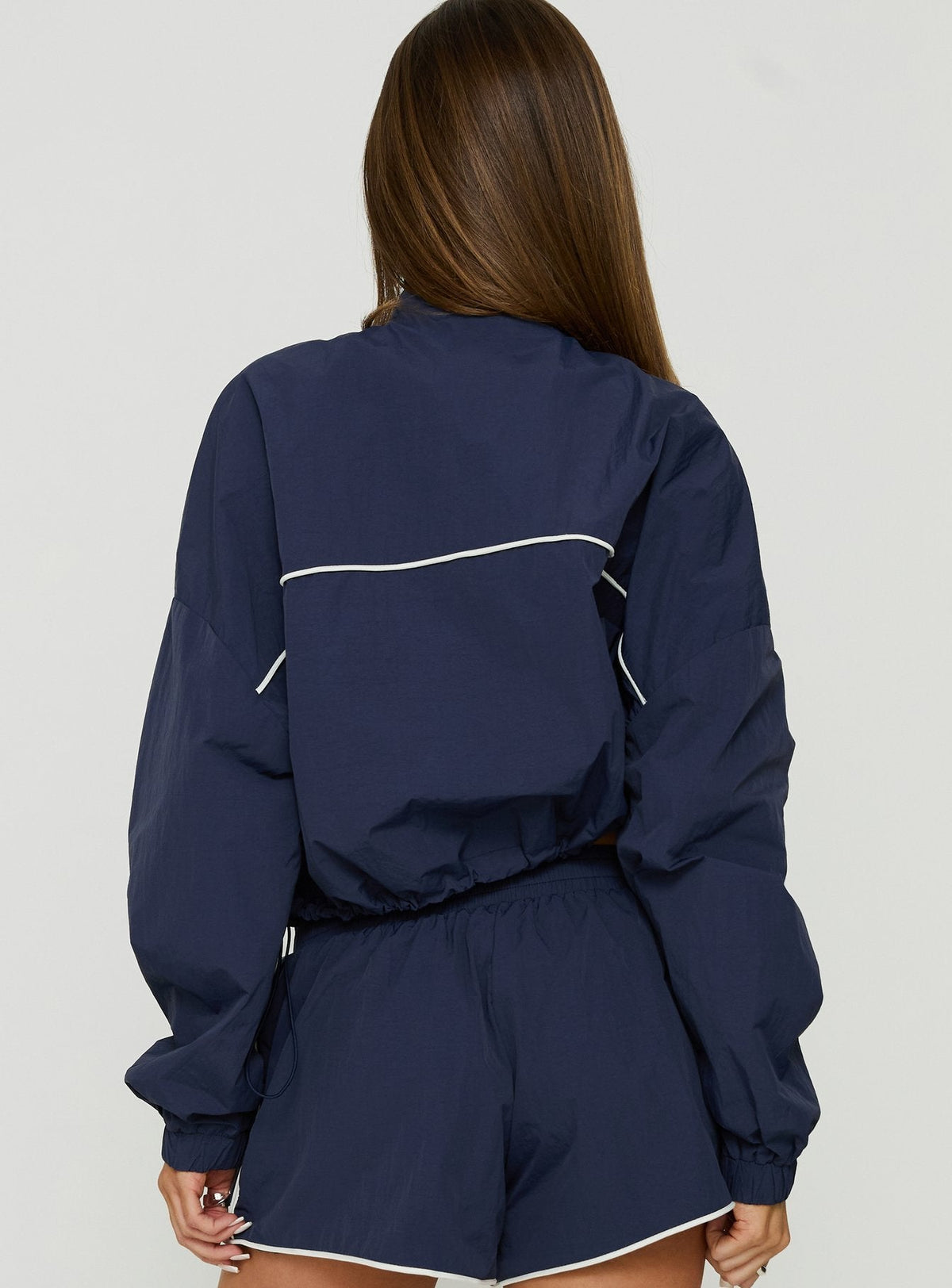 #NOVERA - Chaqueta Shayyla Azul Marino y Blanca de Cuello Alto -