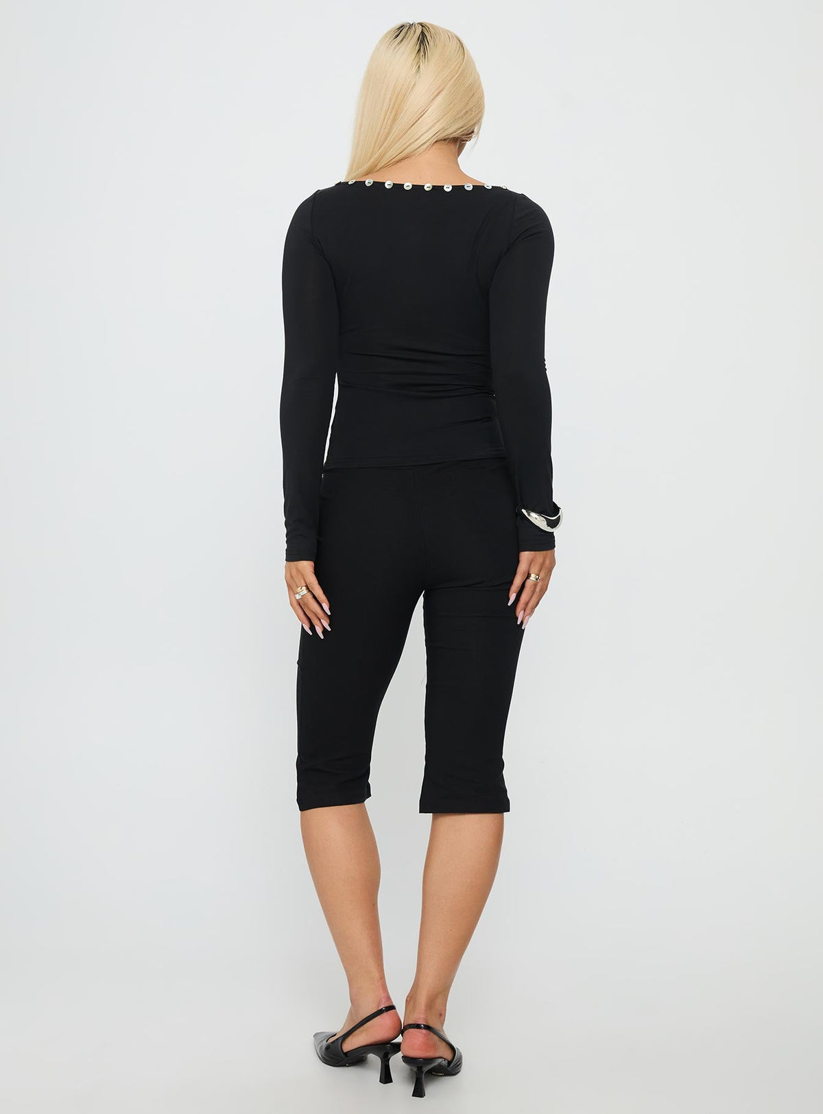 #NOVERA - Pantalón Capri Samaira Negro -