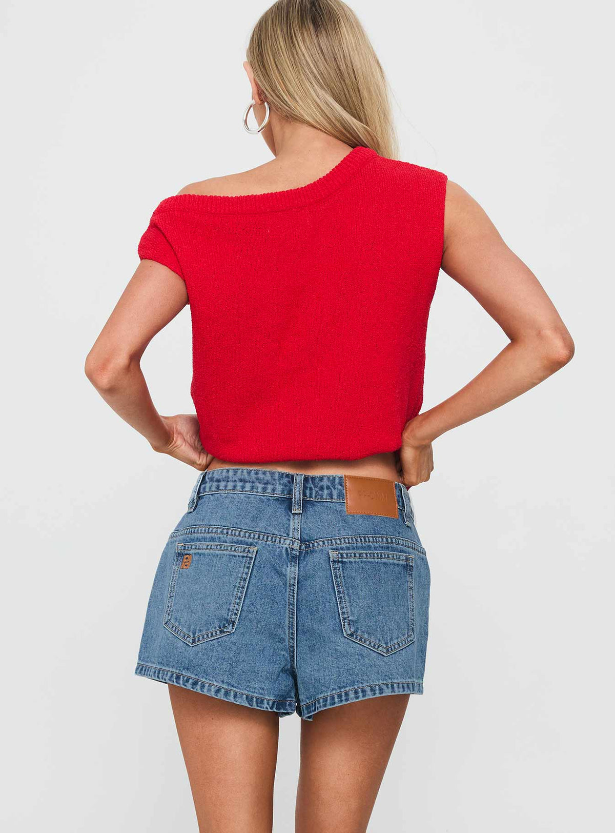 #NOVERA - Shorts Dreamful Azul Medio Lavado de Tiro Bajo Denim -