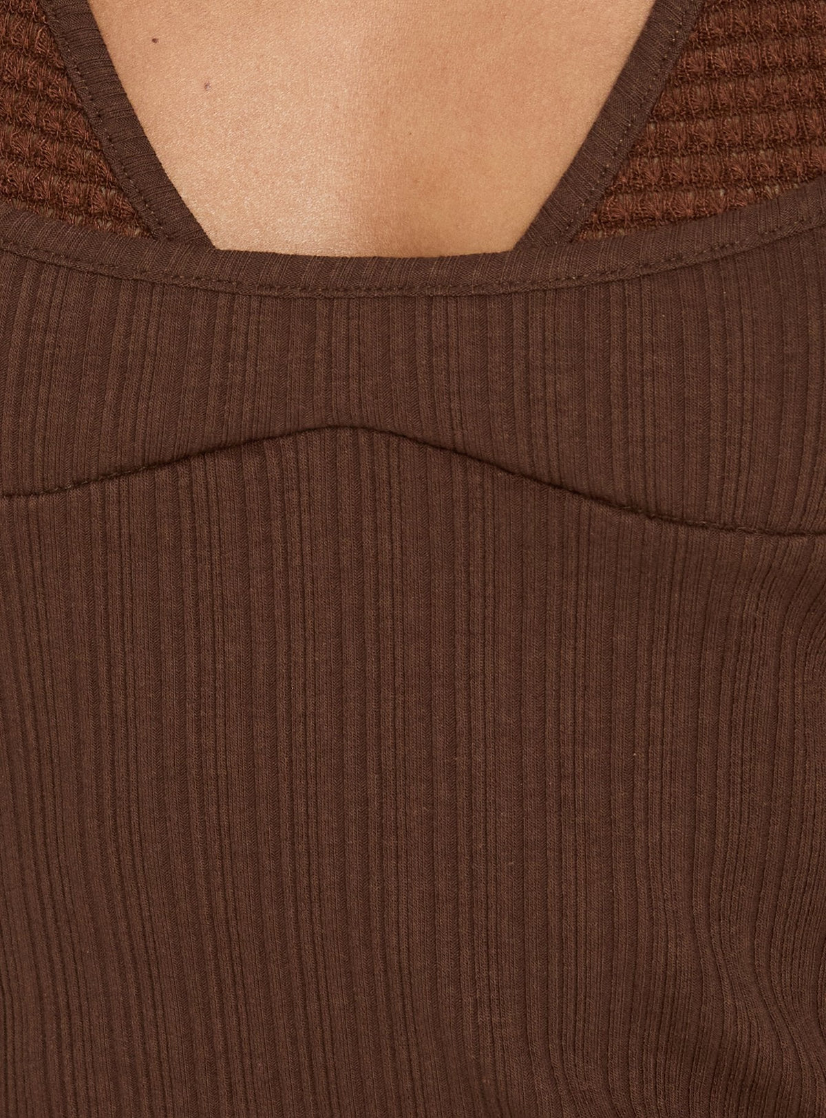 #NOVERA - Top Odena Chocolate de Capas de Lentejuelas -
