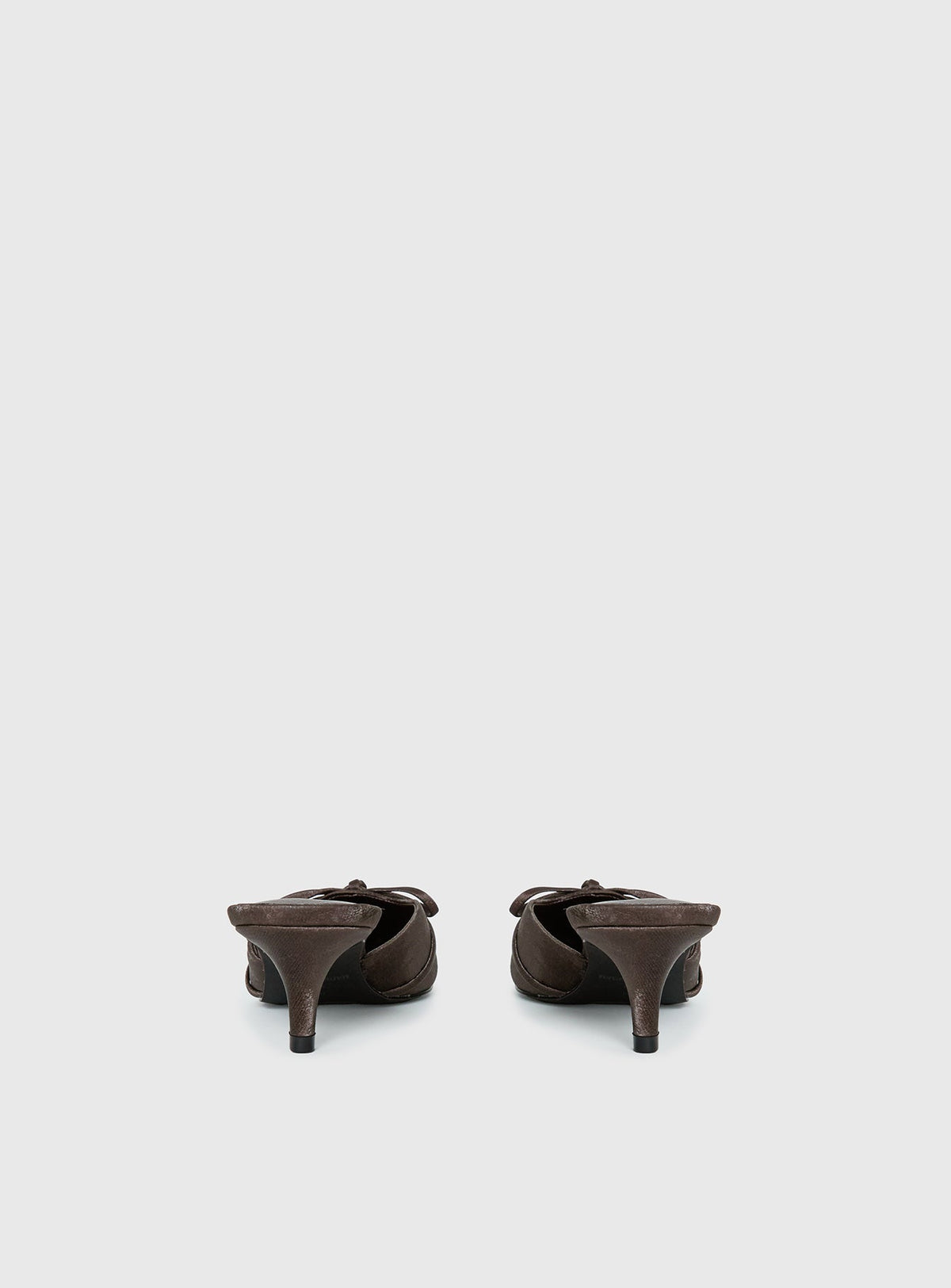 #NOVERA - Tacones Zamora Chocolate de Punta de Ante Sintético -