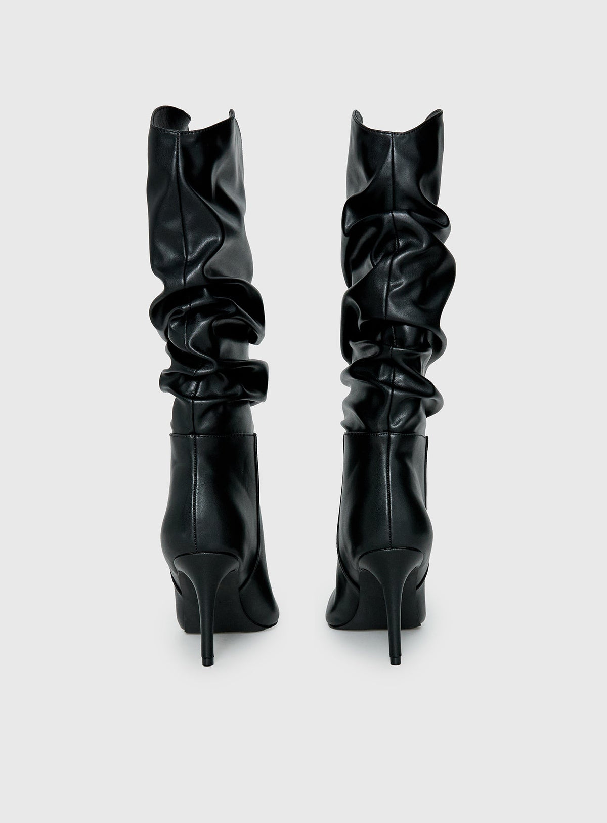 #NOVERA - Botas Scrunched Negras de Punta -