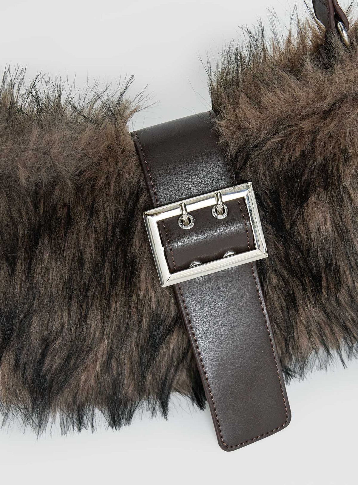 #NOVERA - Bolso de Hombro Elliot Marrón de Pelo Sintético -