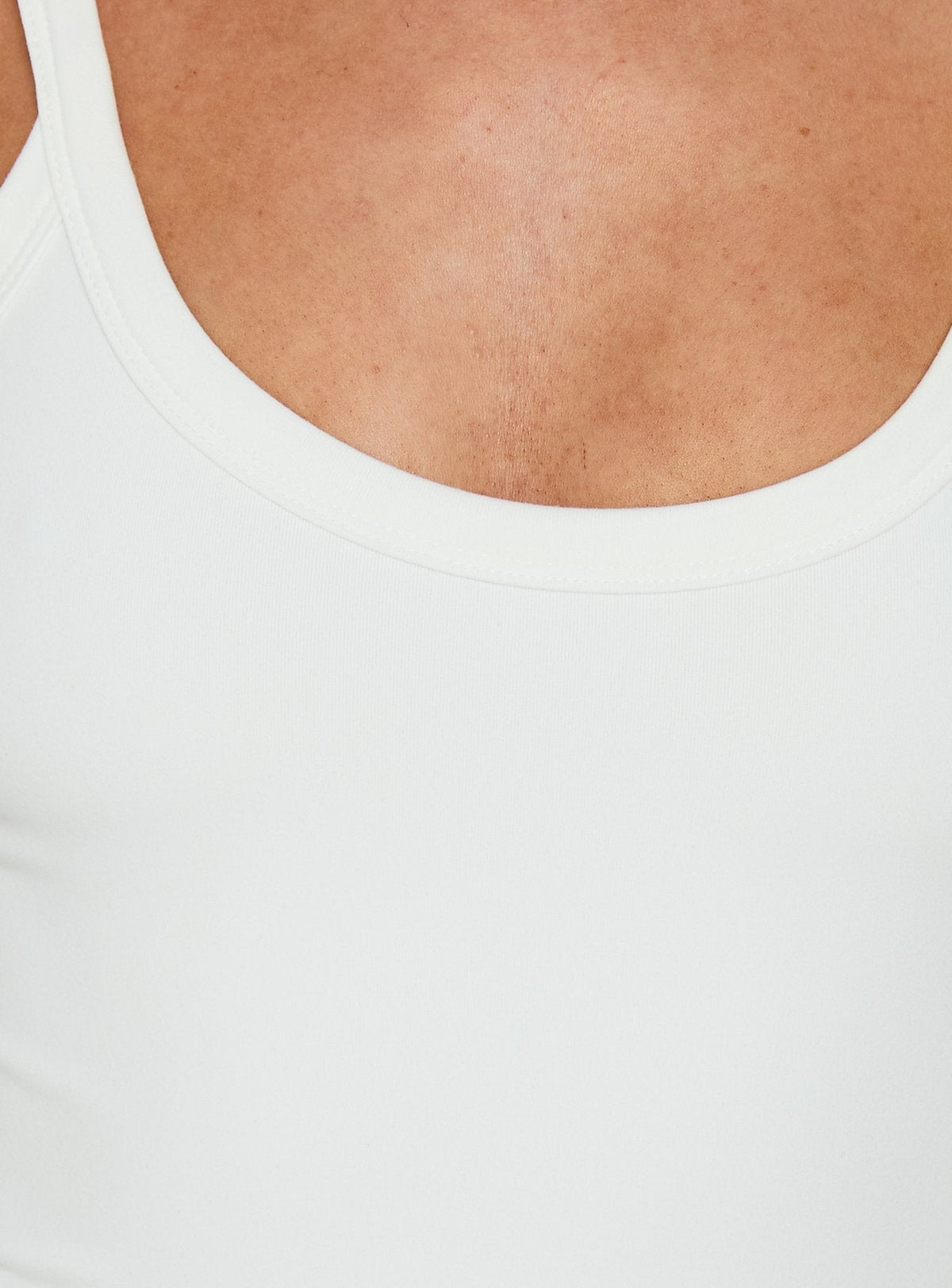 #NOVERA - Body Define Kasper Blanco -