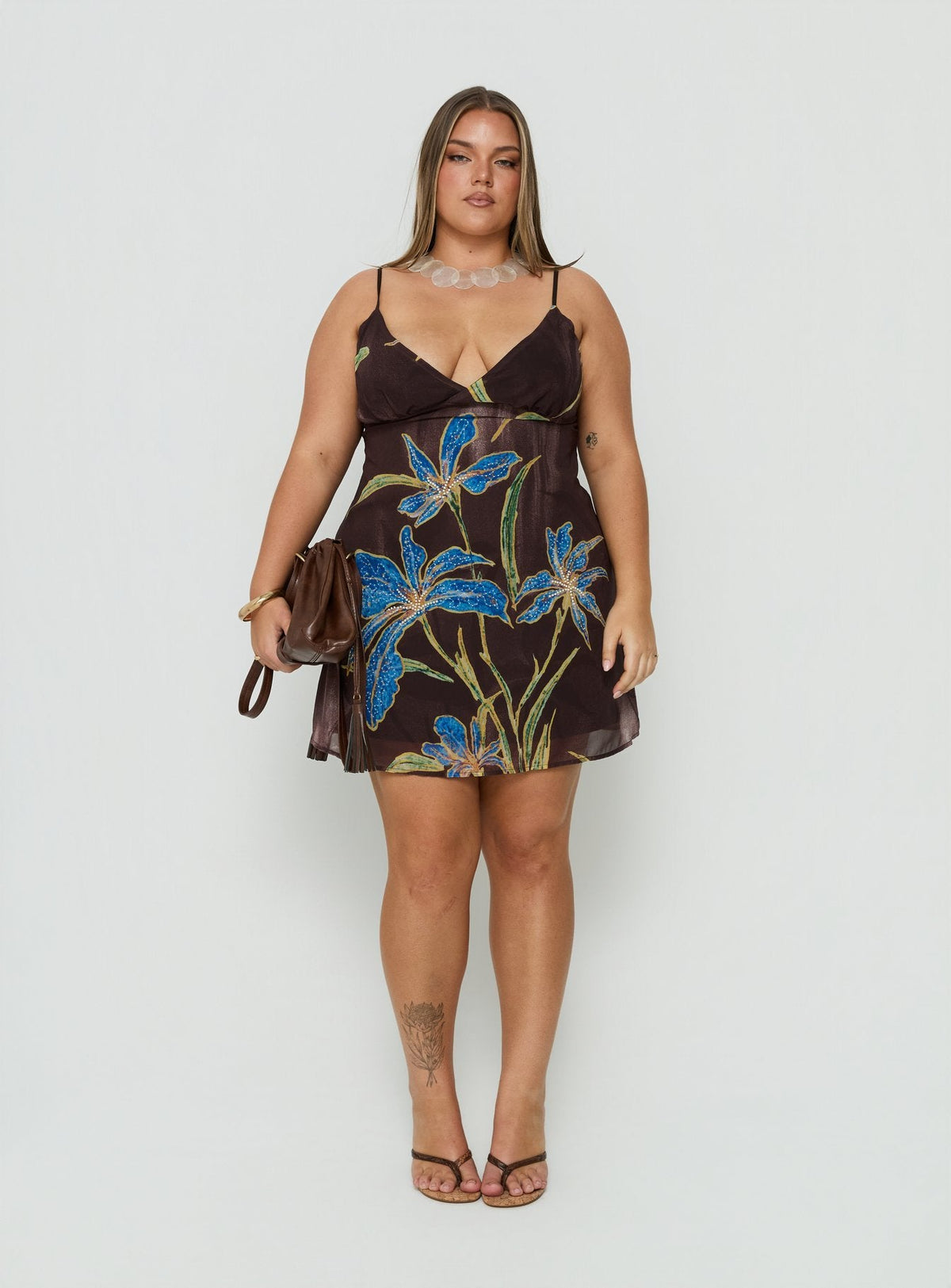 #NOVERA - Vestido Mini Isakaia Marrón de Flores con Abalorios Talla Grande -