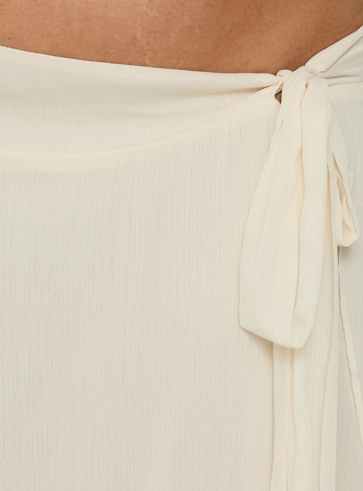 #NOVERA - Falda Midi Ophella Crema con Lazo de Gasa Talla Grande -