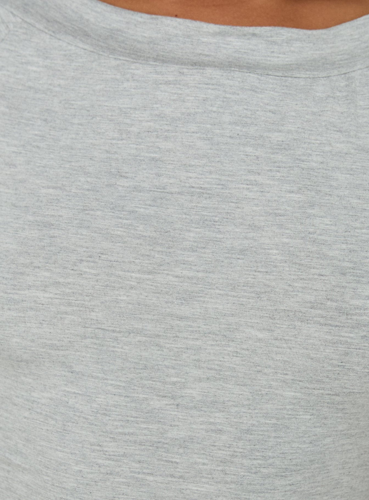 #NOVERA - Top Trixee Gris de Cuello Barco -