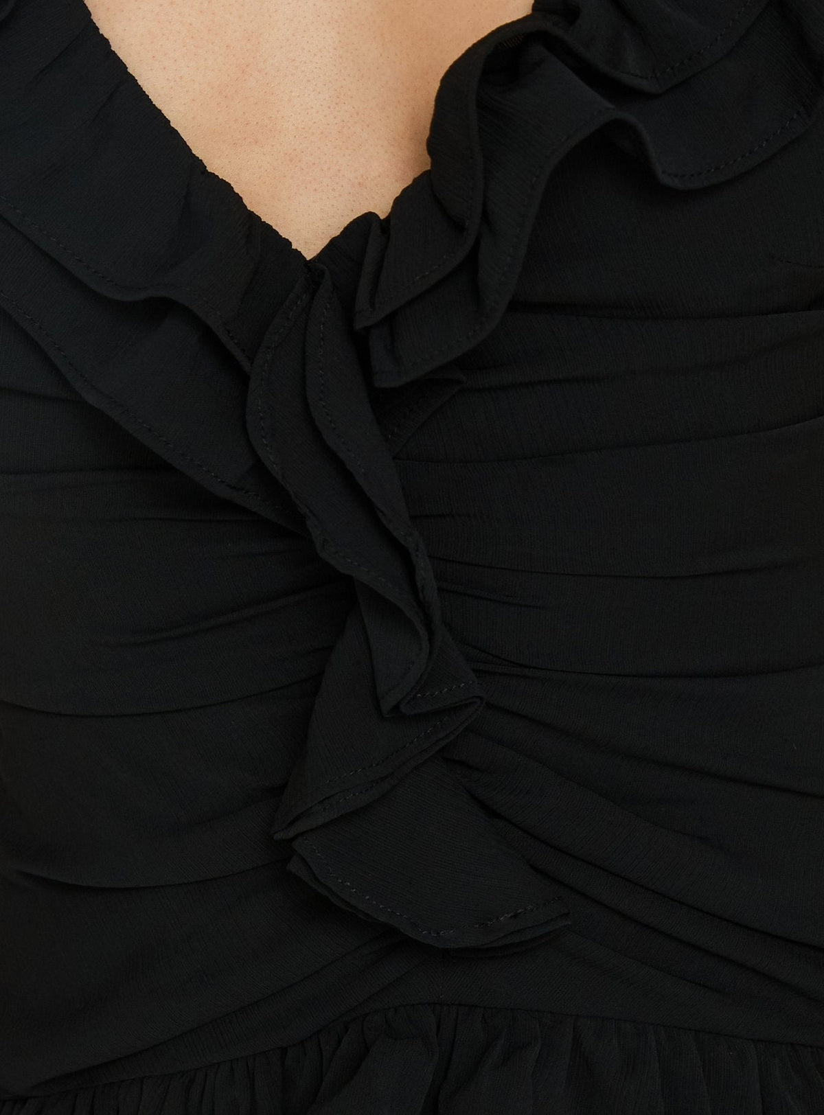 #NOVERA - Vestido Mini Fawnia Negro con Volantes Fruncido -