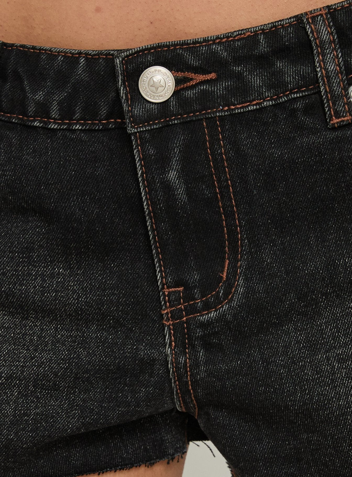 #NOVERA - Shorts Milania Negros Vintage de Tiro Bajo Denim -