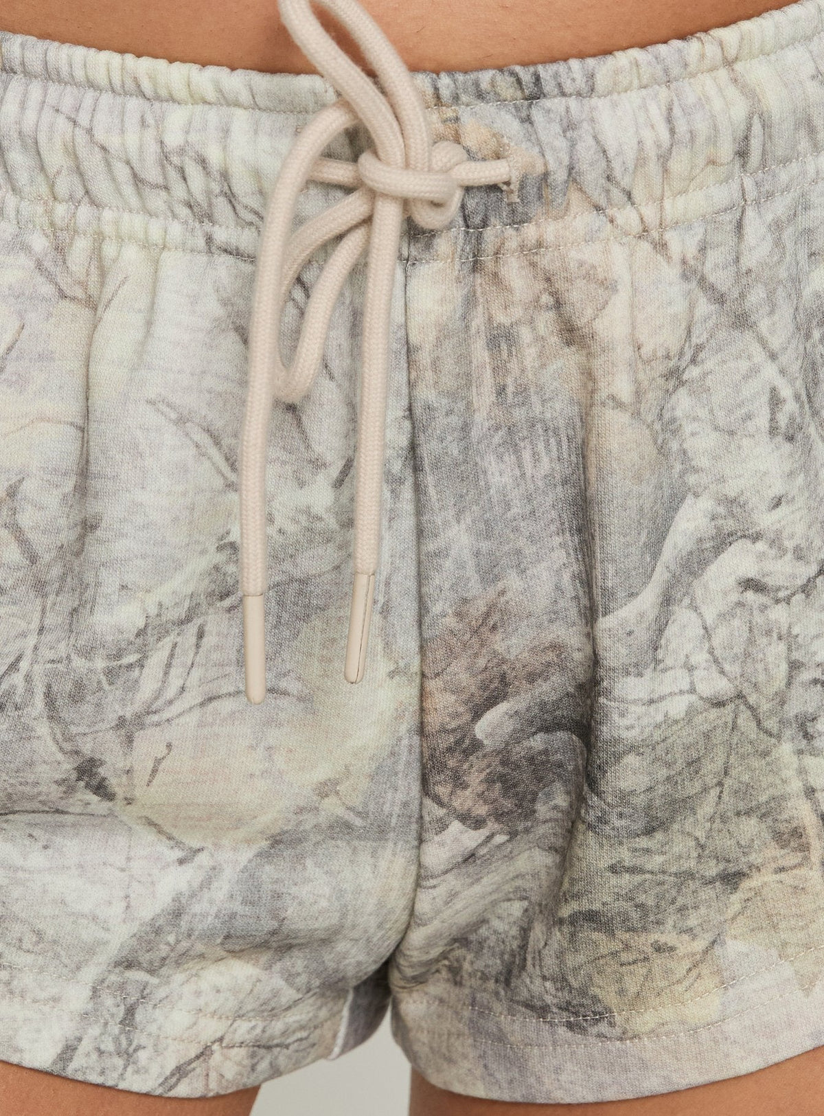 #NOVERA - Shorts Quinncy Camuflaje de Tiro Bajo -
