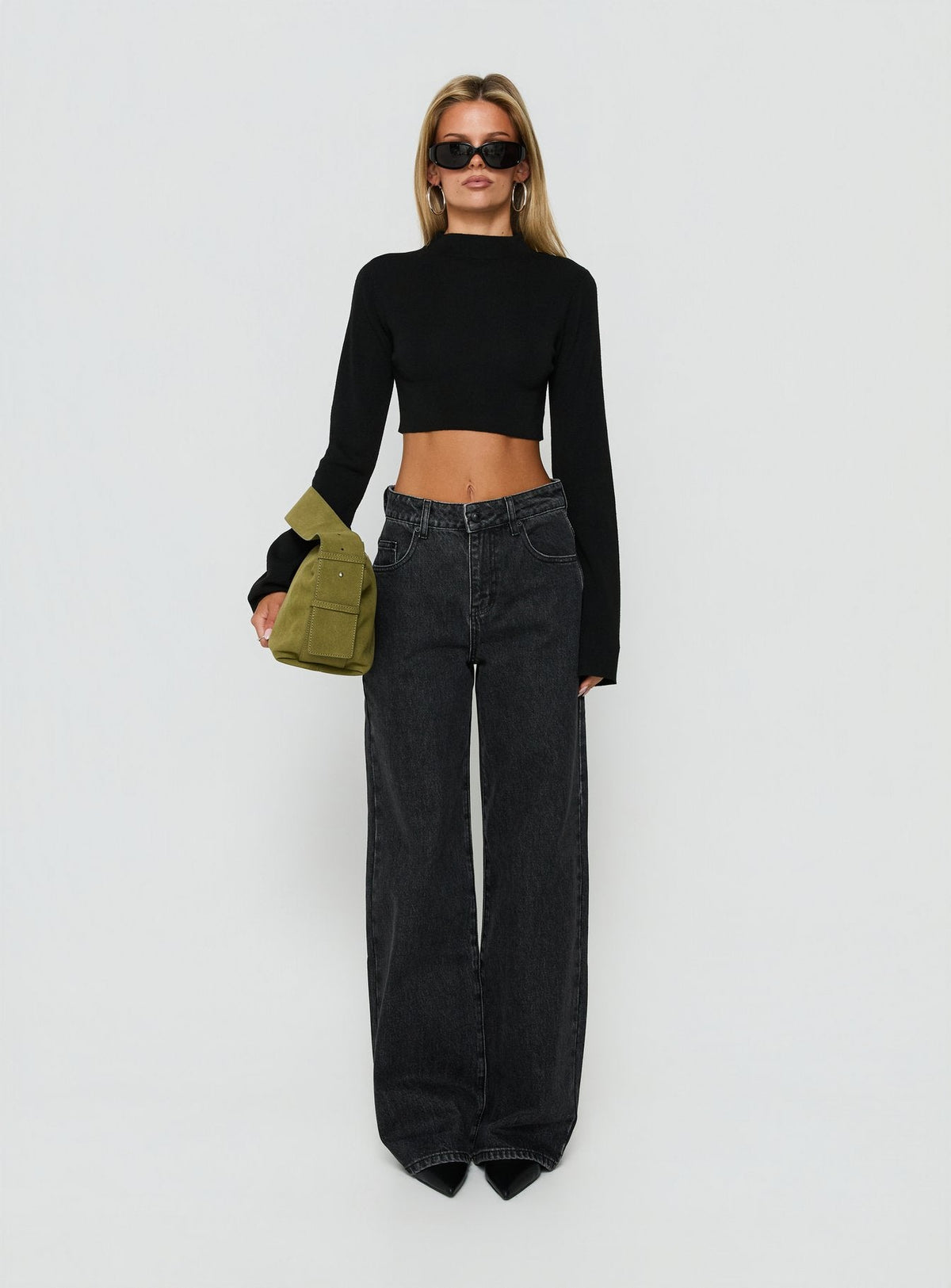 #NOVERA - Crop Top Georgily Negro de Cuello Alto de Manga Larga -