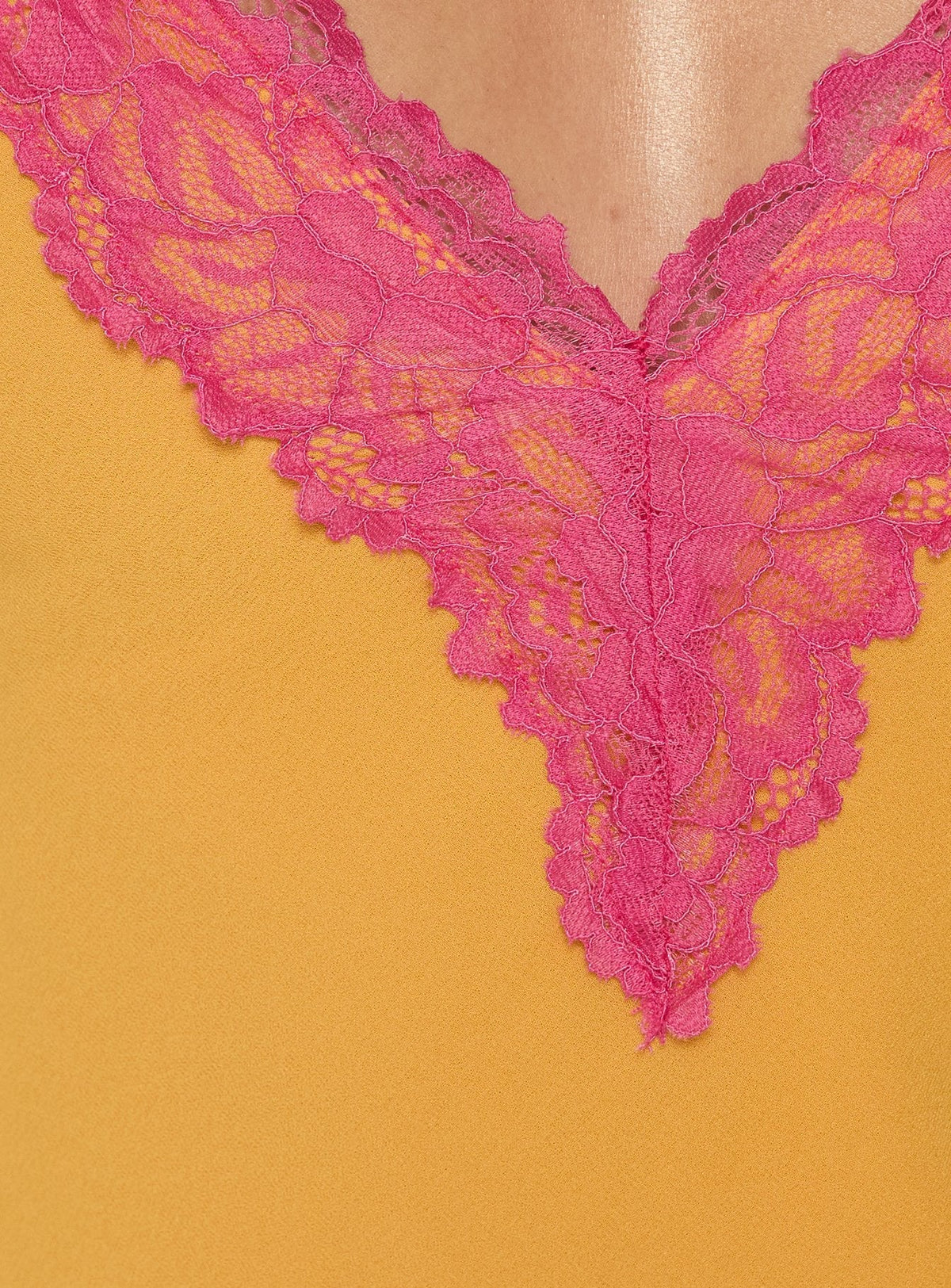 #NOVERA - Vestido Mini Macarena Dorado y Fucsia de Encaje -