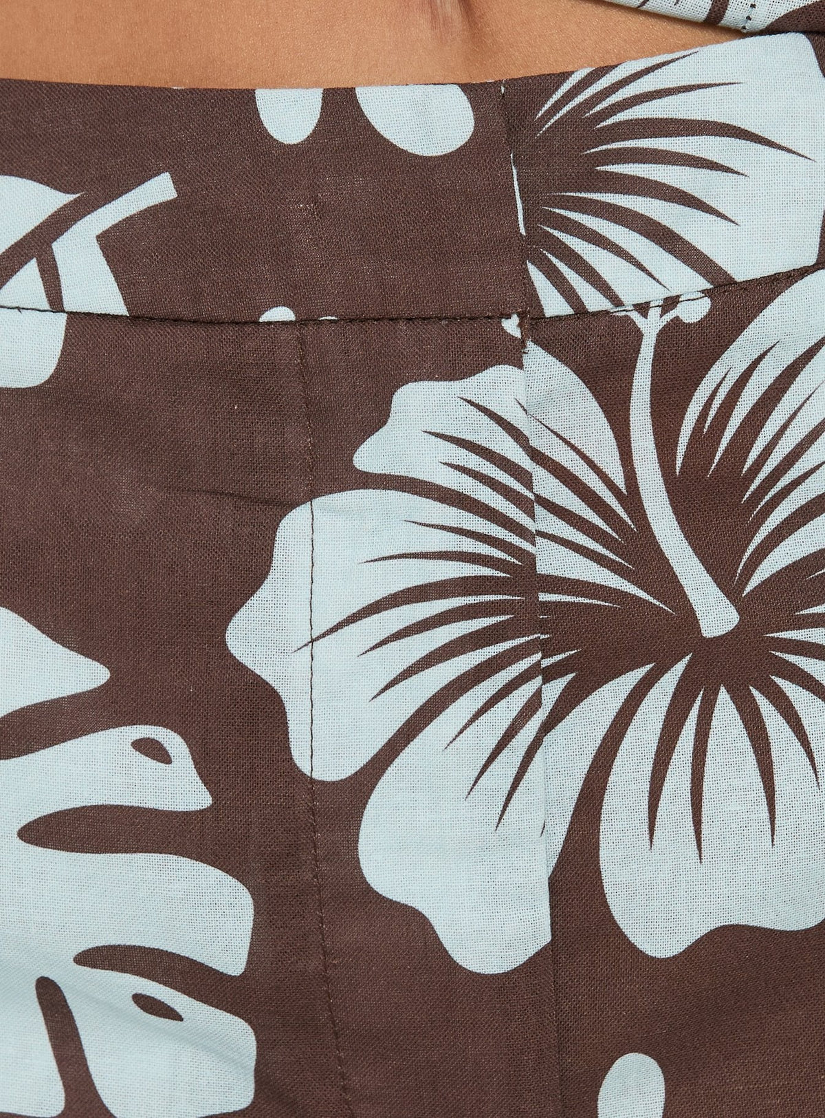 #NOVERA - Shorts Kallee Marrón y Azul de Flores Micro -