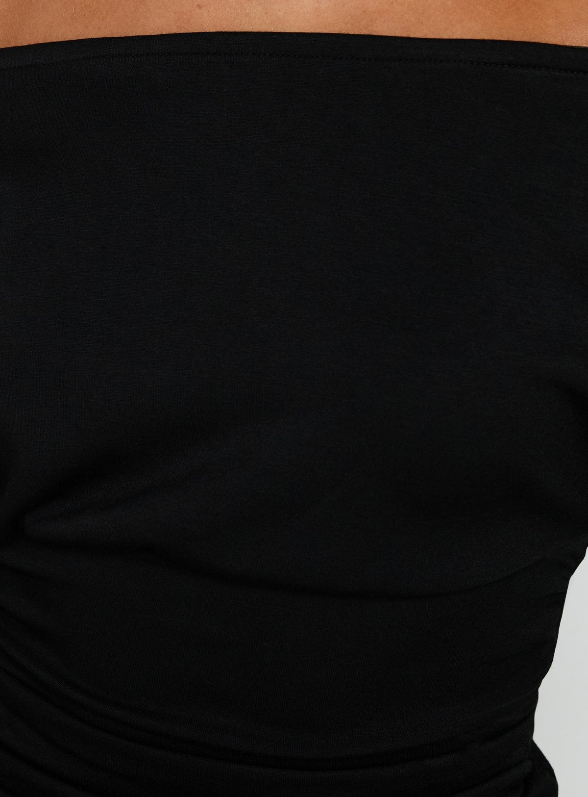 #NOVERA - Top Anastasie Negro con Hombros Descubiertos de Manga Larga -