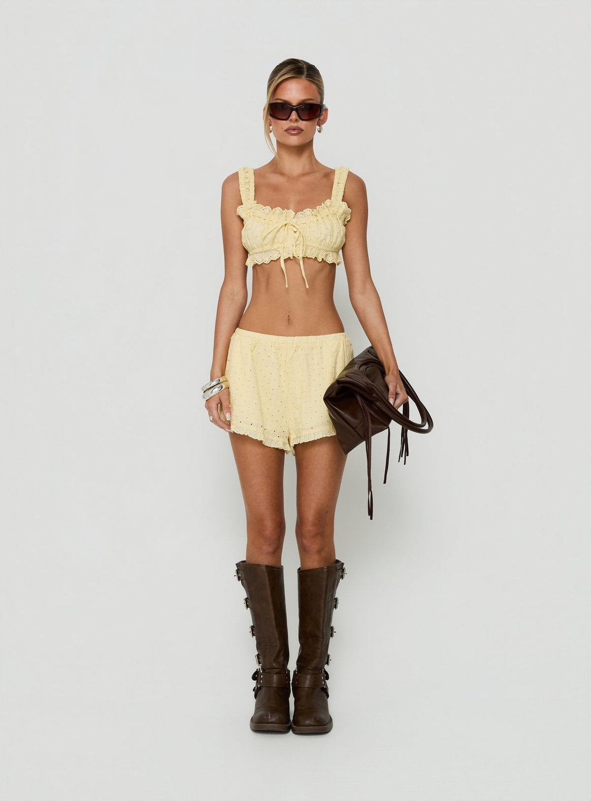 #NOVERA - Shorts Cristina Amarillos Mantequilla con Volantes -