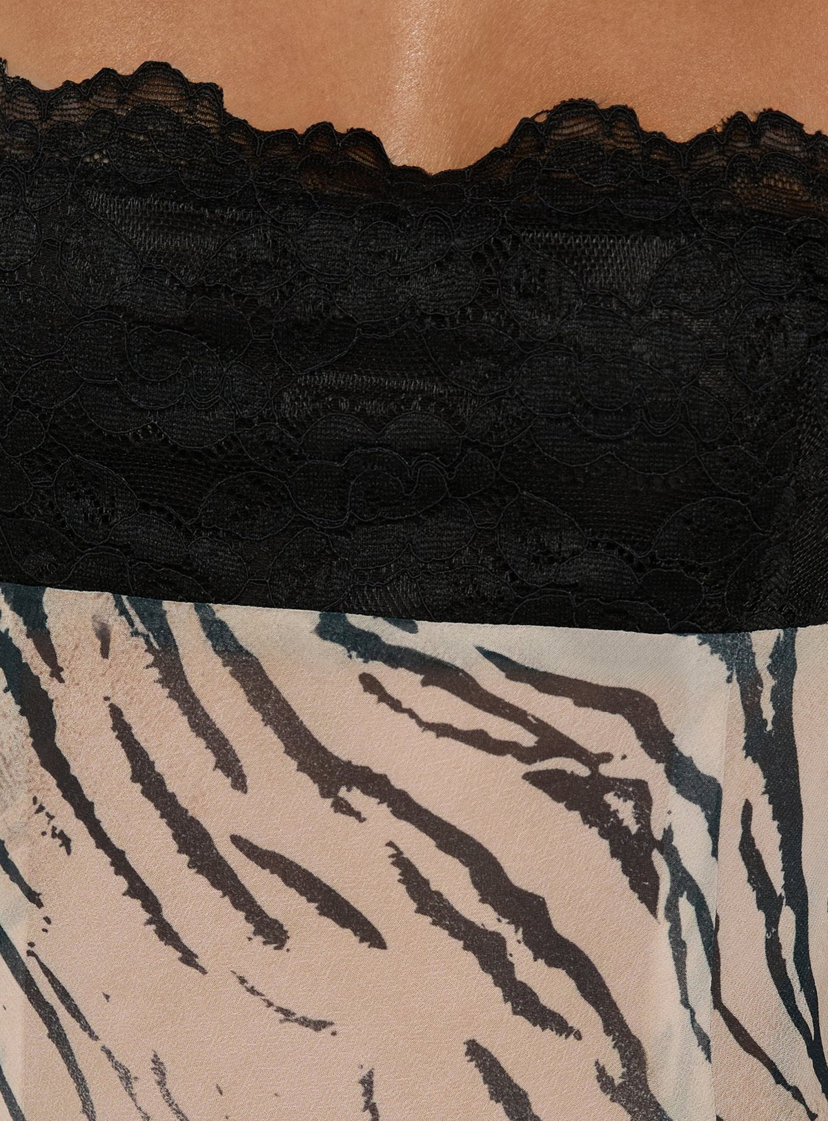 #NOVERA - Vestido Largo Kirstena Animal Print de Gasa de Encaje -