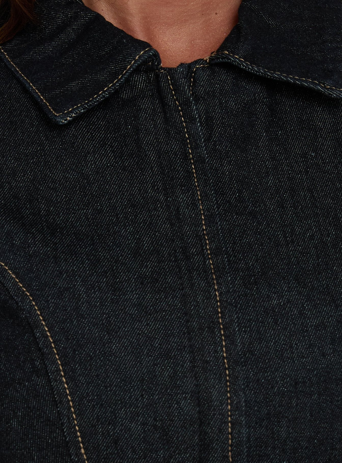 #NOVERA - Top Raminna Denim Crudo con Cuello -
