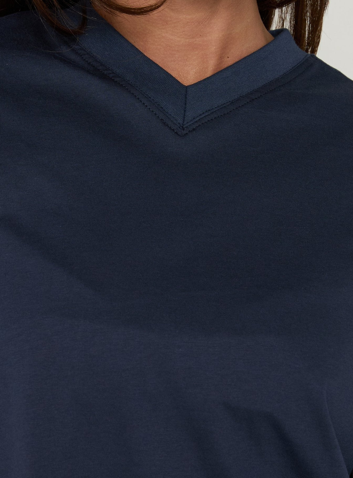 #NOVERA - Top Luna Azul Marino de Manga Larga con Cuello en V -