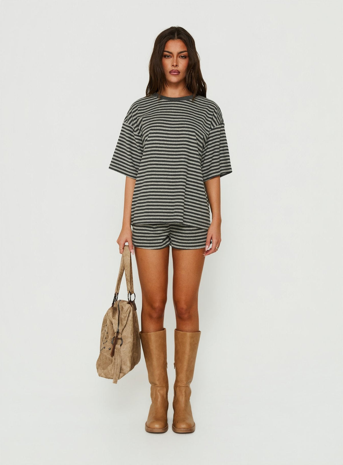 #NOVERA - Camiseta Selvina Gris de Rayas Oversize -