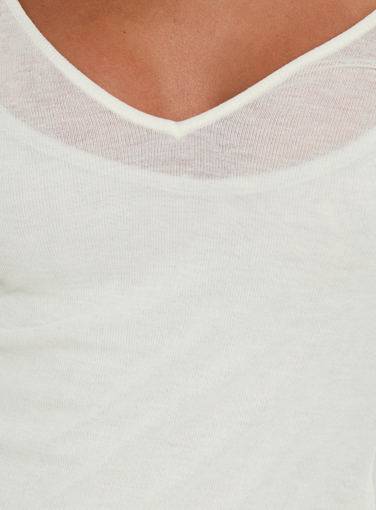 #NOVERA - Top Kaiyah Blanco Transparente con Cuello en V -