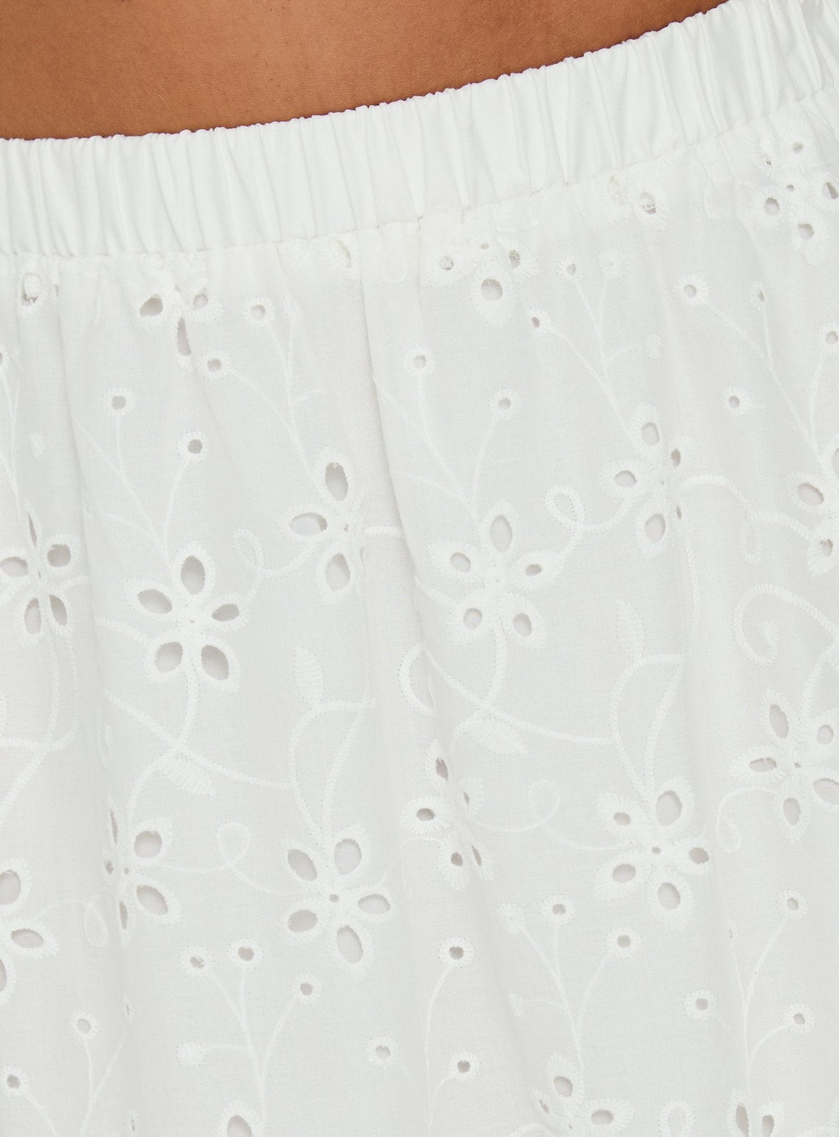 #NOVERA - Falda Larga Isolie Blanca de Volantes -