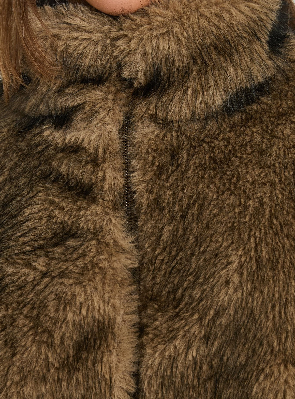 #NOVERA - Chaqueta Luxia Multicolor de Pelo Sintético de Cuello Alto -