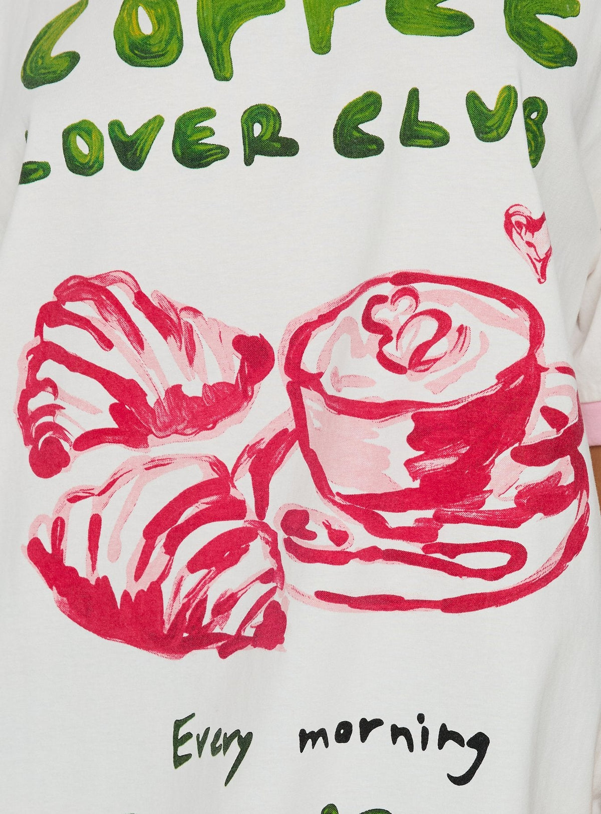 #NOVERA - Camiseta Gala Blanca y Multicolor Oversize Estampada -