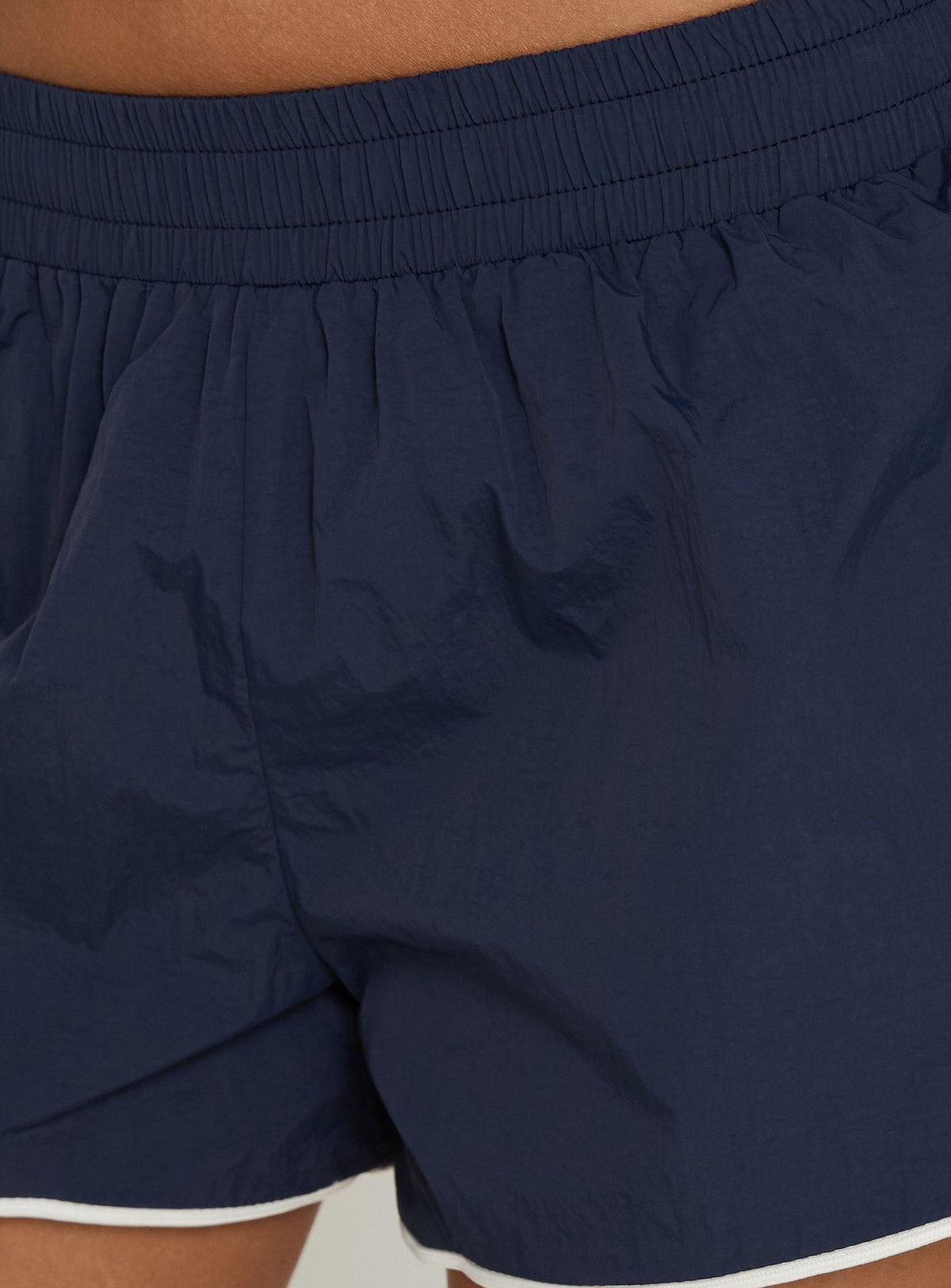 #NOVERA - Shorts Shayyla Azul Marino y Blancos de Tiro Medio -