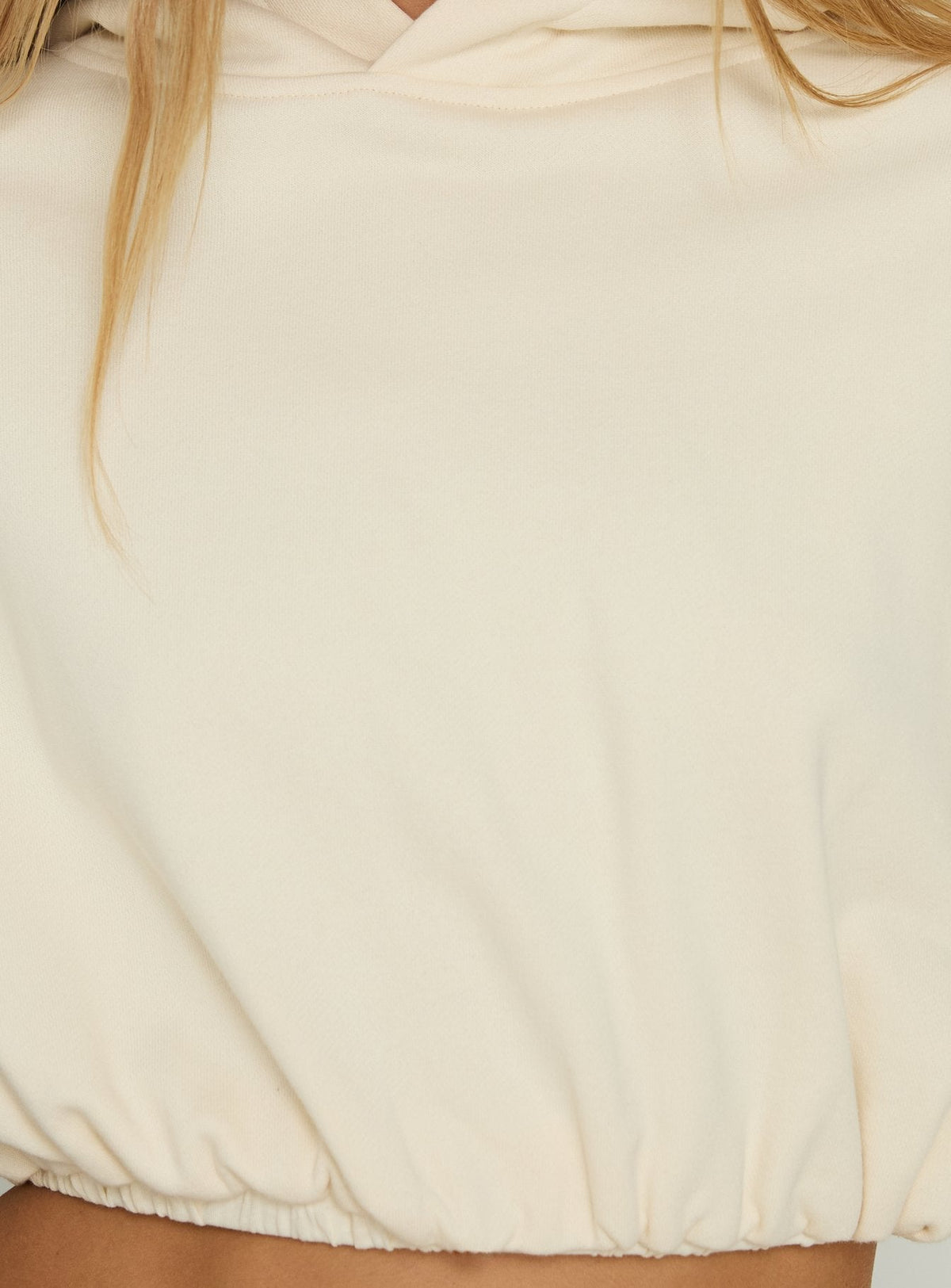 #NOVERA - Sudadera con Capucha Mayse Crema Crop -