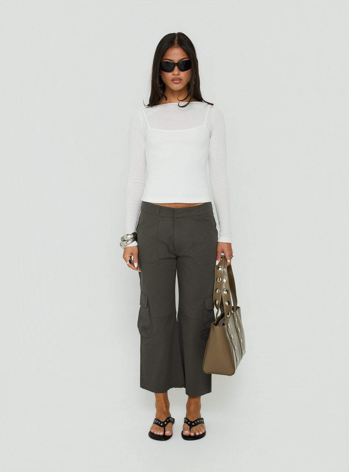 #NOVERA - Pantalón Indee Gris Antracita Crop Cargo -