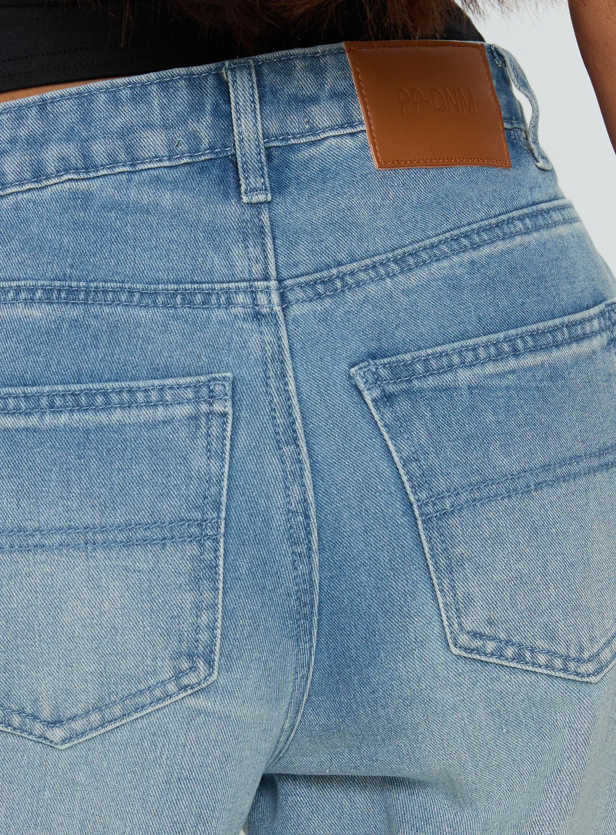 #NOVERA - Vaqueros Abril Denim Azul Claro Lavado de Tiro Medio de Pierna Ancha -