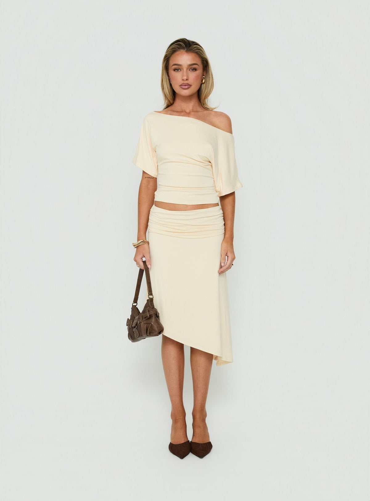 #NOVERA - Falda Midi Sezzia Beige Fruncida Asimétrica -
