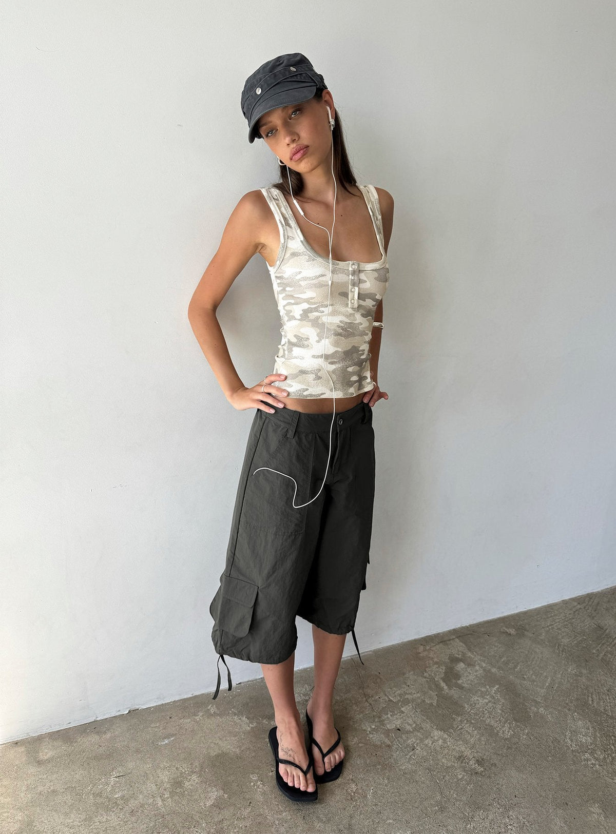 #NOVERA - Pantalón Relaxer Gris Antracita Tobillero Cargo -