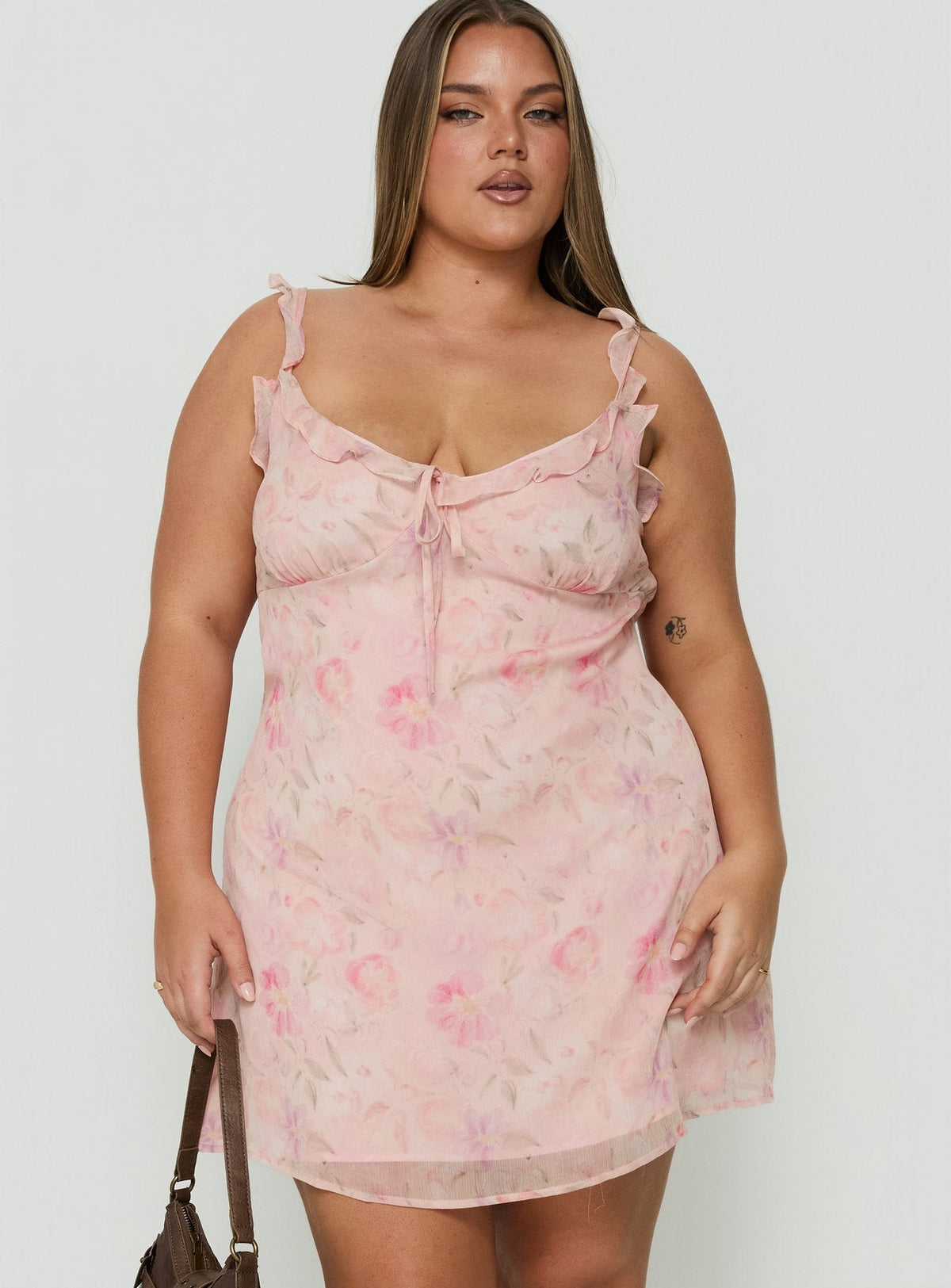 #NOVERA - Vestido Mini Dewdrops Rosa de Flores de Gasa con Volantes Talla Grande -