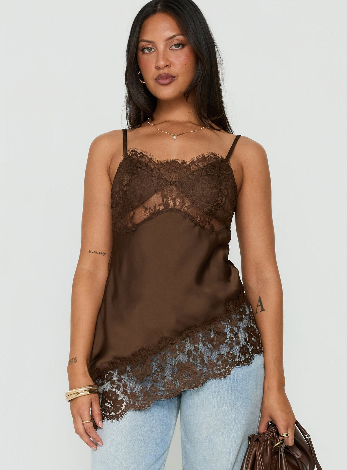 #NOVERA - Top Cleosa Chocolate Asimétrico de Encaje -