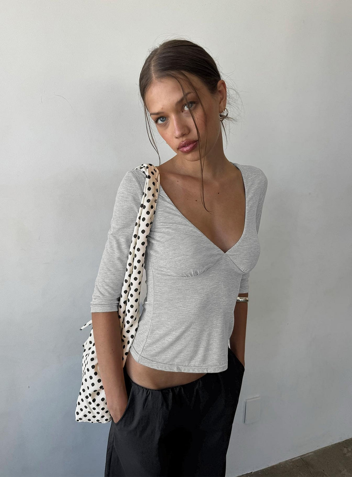 #NOVERA - Top Belén Gris Jaspeado con Cuello en V de Manga 3/4 -