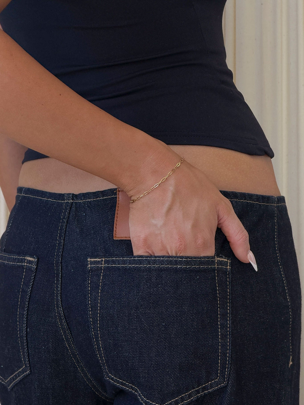 #NOVERA - Pulsera Zephry Dorada Bañado en Oro -