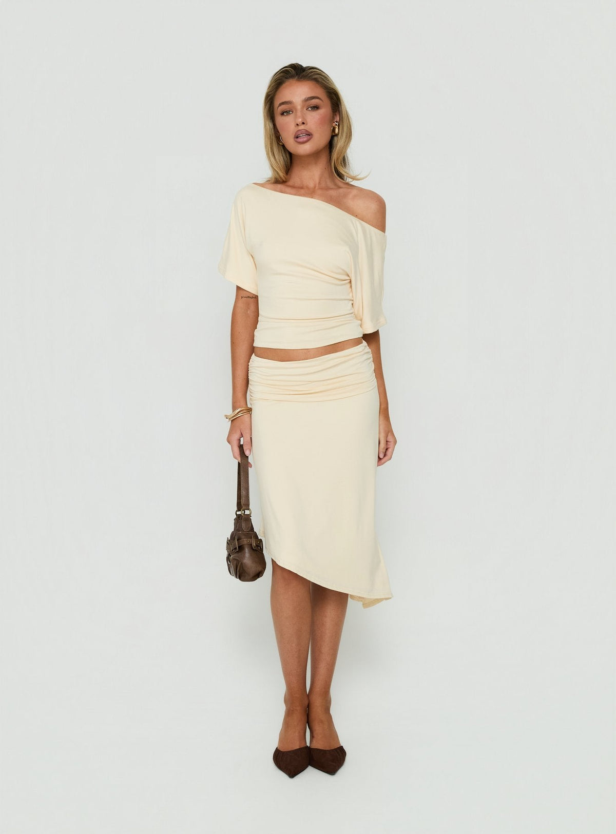 #NOVERA - Falda Midi Sezzia Beige Fruncida Asimétrica -