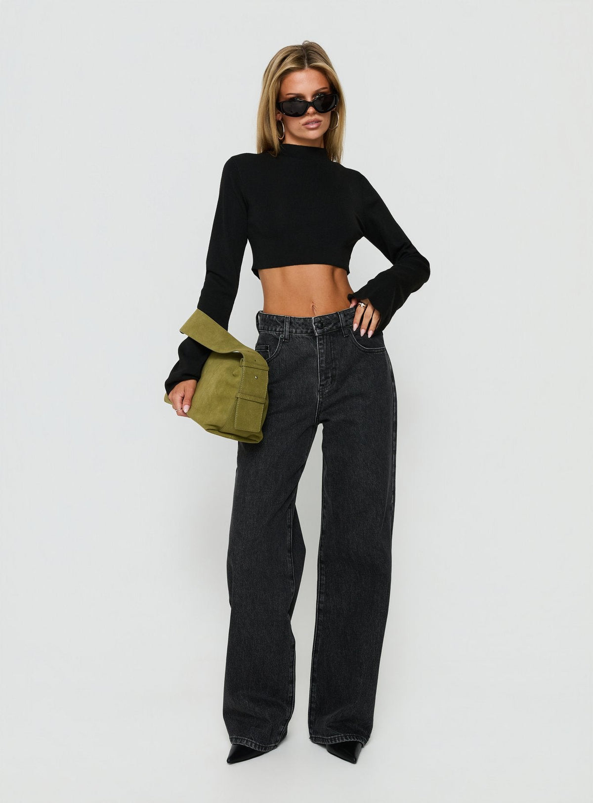 #NOVERA - Crop Top Georgily Negro de Cuello Alto de Manga Larga -