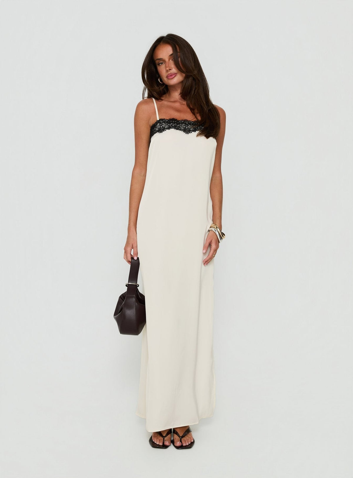 #NOVERA - Vestido Largo Daesa Crema y Negro de Encaje -