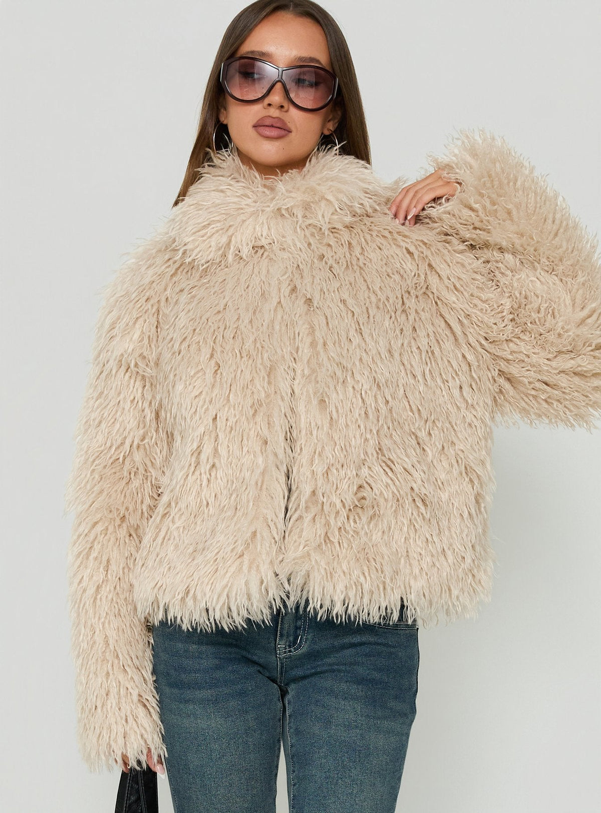 #NOVERA - Chaqueta Kaiero Crema Oversize de Pelo Sintético -