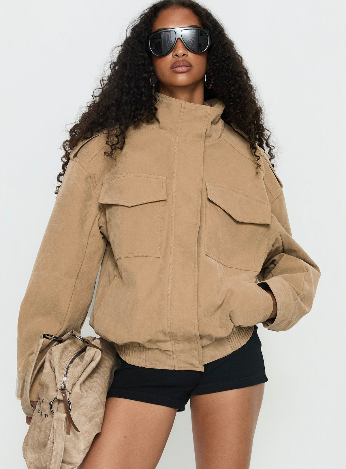 #NOVERA - Chaqueta Adriana Beige de Cuello Alto Cargo -