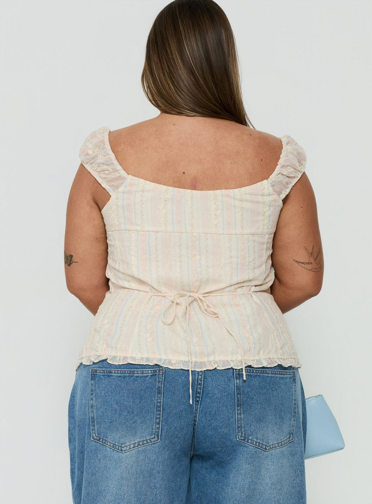 #NOVERA - Top Trinitee de Flores de Manga Corta Talla Grande -