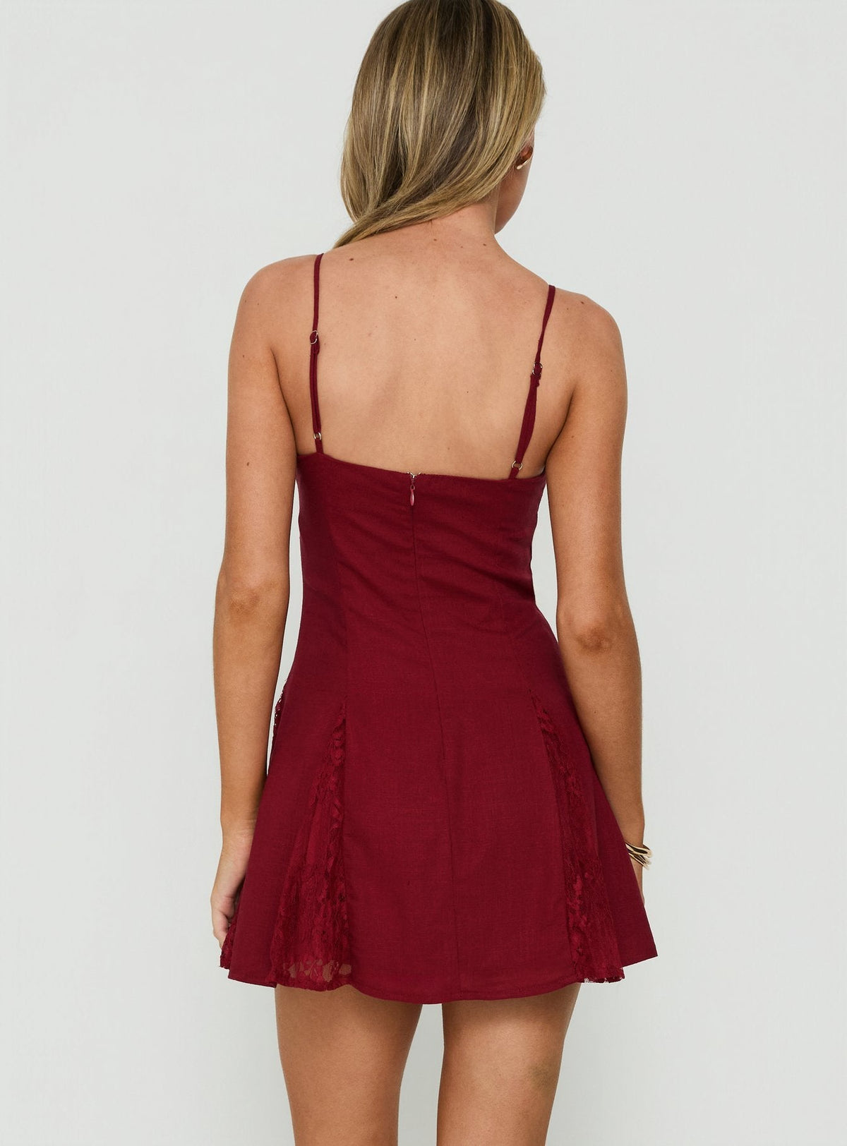 #NOVERA - Vestido Mini Bloomie Cereza Lacado de Encaje -