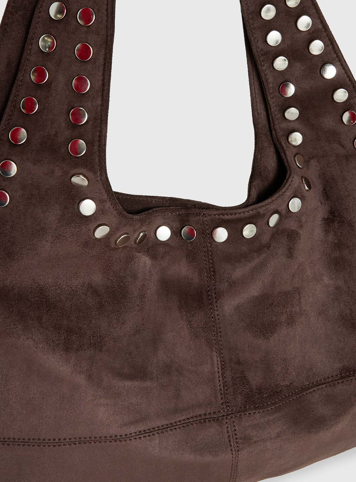 #NOVERA - Bolso Mijas Chocolate con Tachuelas de Ante Sintético -